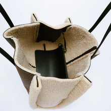 Cargar imagen en el visor de la galería, BOLSO DE CUERO AUTENTICO