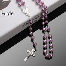 Cargar imagen en el visor de la galería, COLLAR DE CUENTAS CON COLGANTE DE CRUZ.