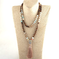 COLLAR CON 108 CUENTAS NATURALES