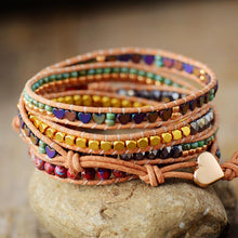 Cargar imagen en el visor de la galería, PULSERA  CON CUENTAS DE CORAZON.
